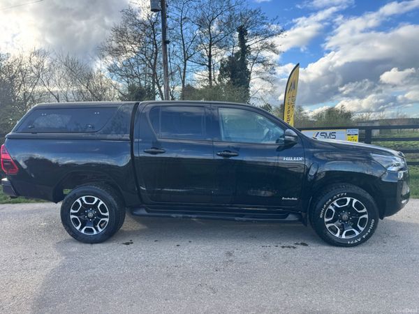 2021 Toyota Hilux Invincible Auto***** 384154579