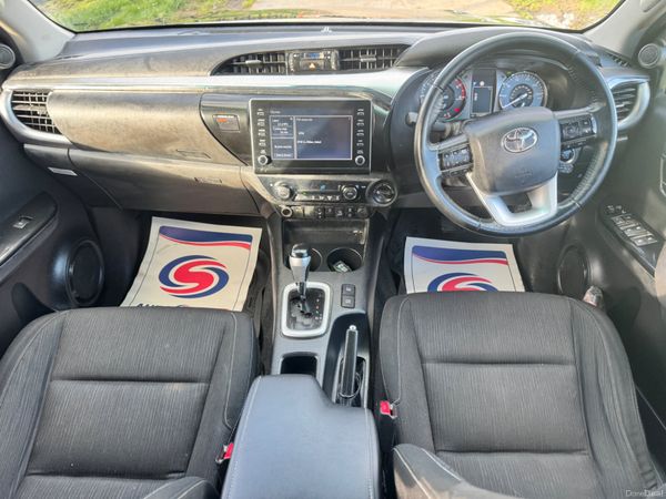 2021 Toyota Hilux Invincible Auto***** 384154583
