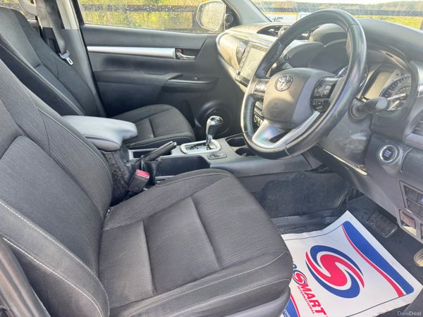 2021 Toyota Hilux Invincible Auto***** 384154585