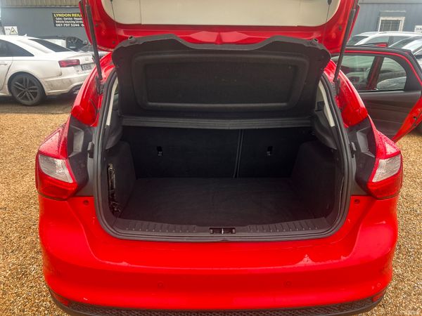 Ford Focus titanium 384163681