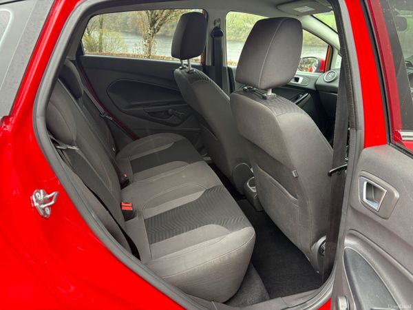 2016 Ford Fiesta 1.25 Zetec 384169175