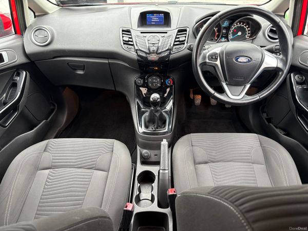 2016 Ford Fiesta 1.25 Zetec 384169177