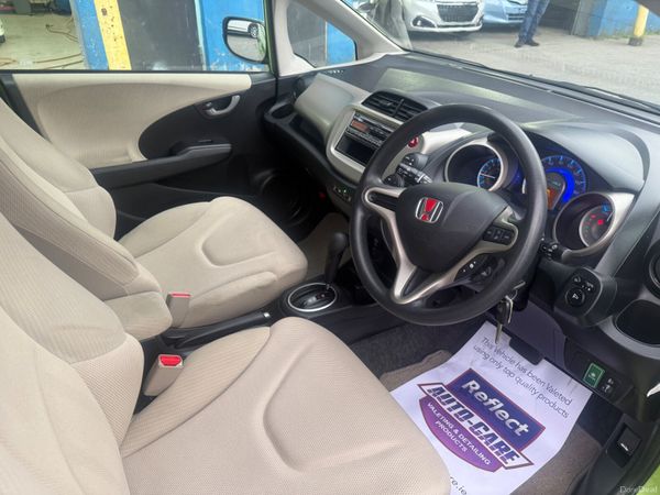 2012 Honda Fit Hybrid automatic 384181627