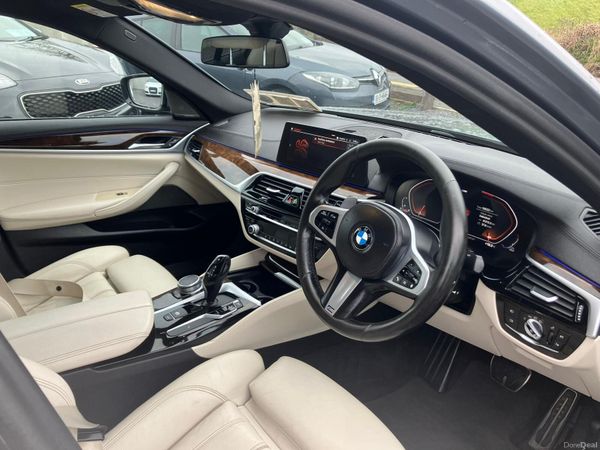 BMW 5-Series 2020 384188723