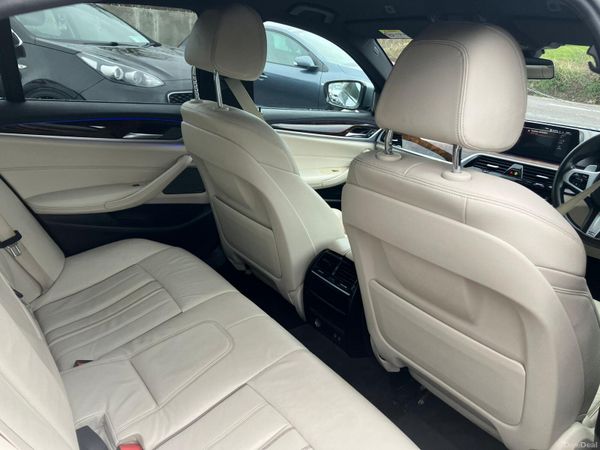 BMW 5-Series 2020 384188725