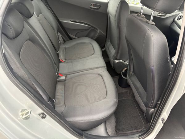 2019 Hyundai i10 Deluxe 384193677