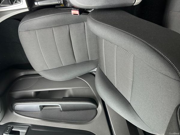 Ford Focus 2011( NCT 05/27,TAX 09/26) 384107135