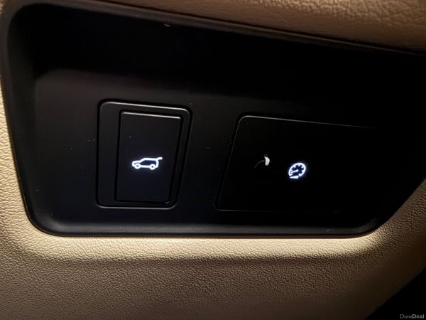 181 Land Rover Range Rover Vogue HSE 3Ltr D 384130125