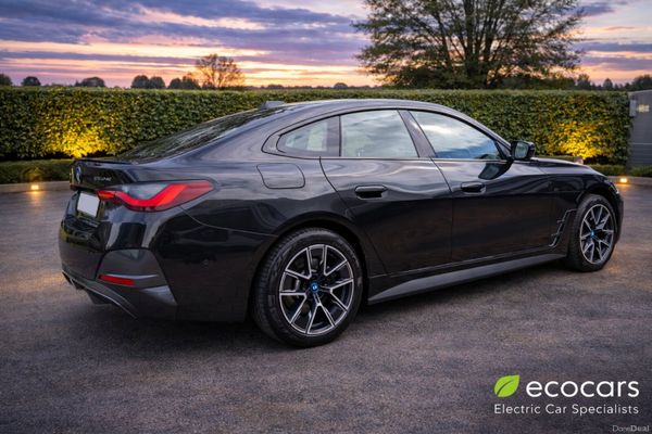 2022 BMW i4 M-Sport Fully Electric 384287405