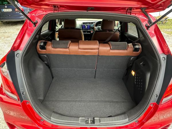 HONDA FIT 2018 PREMIUM LEATHER TOPSPECS 384294393