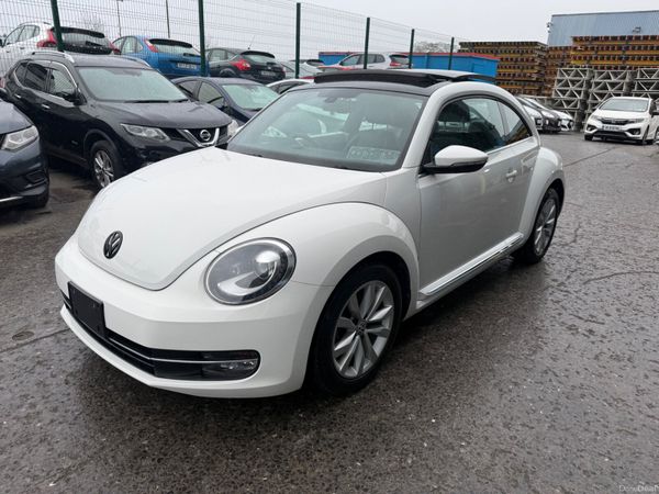 2012 Volkswagen Beetle Auto / Leather Spec 384215271