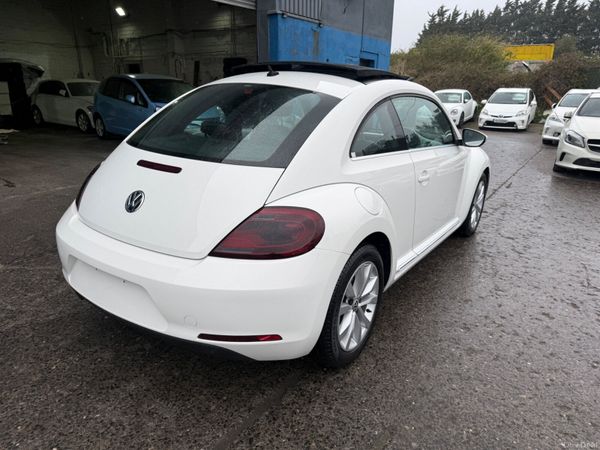 2012 Volkswagen Beetle Auto / Leather Spec 384215307
