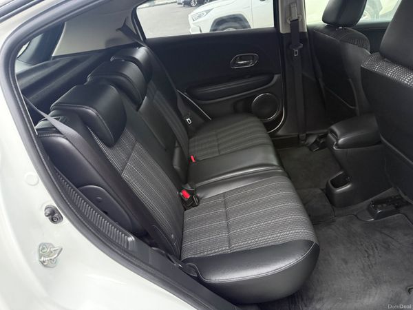2015 Honda Vezel 1.5 Hybrid Automatic 384226343