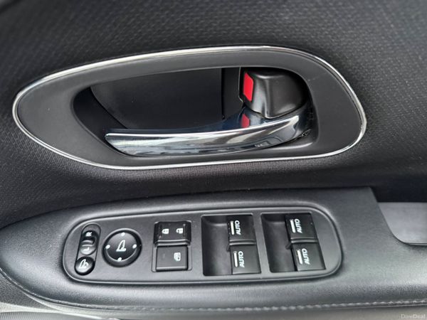 2015 Honda Vezel 1.5 Hybrid Automatic 384226333