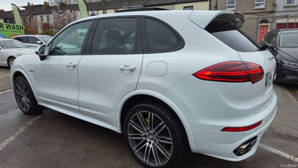 Porsche Cayenne hybrid S 416 BHP AA APPROVED 384229185