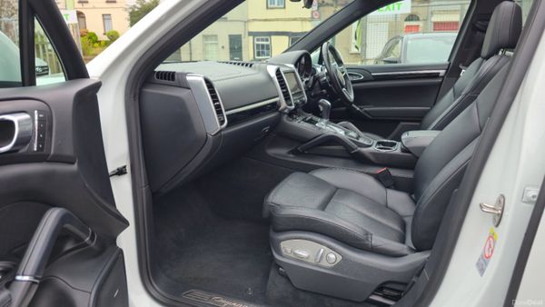 Porsche Cayenne hybrid S 416 BHP AA APPROVED 384229189