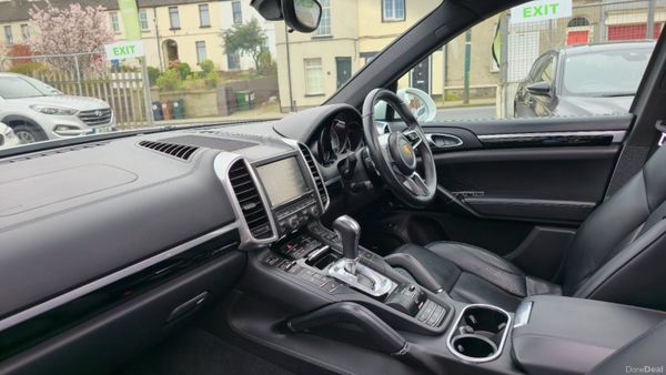 Porsche Cayenne hybrid S 416 BHP AA APPROVED 384229191