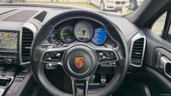Porsche Cayenne hybrid S 416 BHP AA APPROVED 384229201