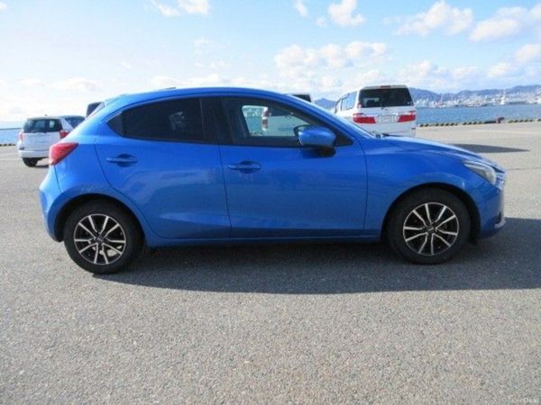 142 Mazda Demio - New Model 384340941