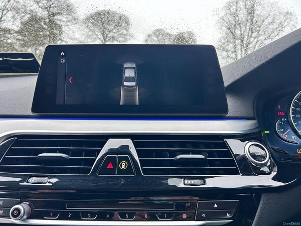 BMW 5-Series 2017 384364507