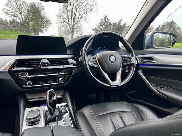 BMW 5-Series 2017 384364517