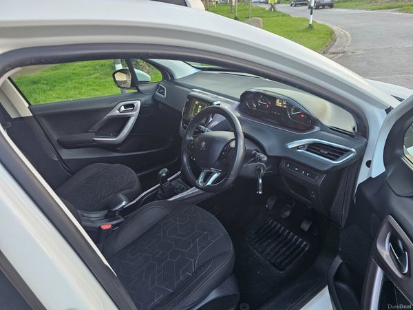 Peugeot 2008 2015 1.2l 384329675