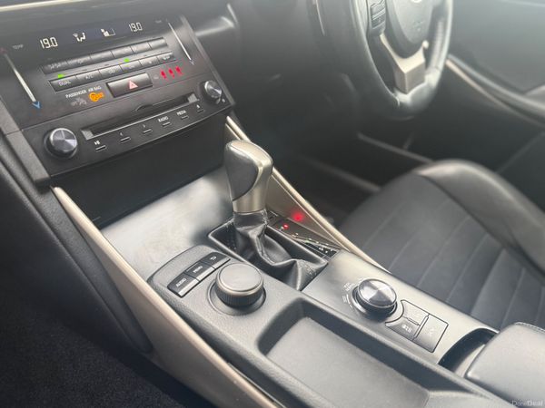 2013 Lexus IS 300H Hybrid Automatic 384440453