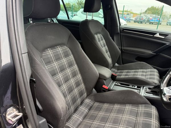 VW Golf GTD 384447599