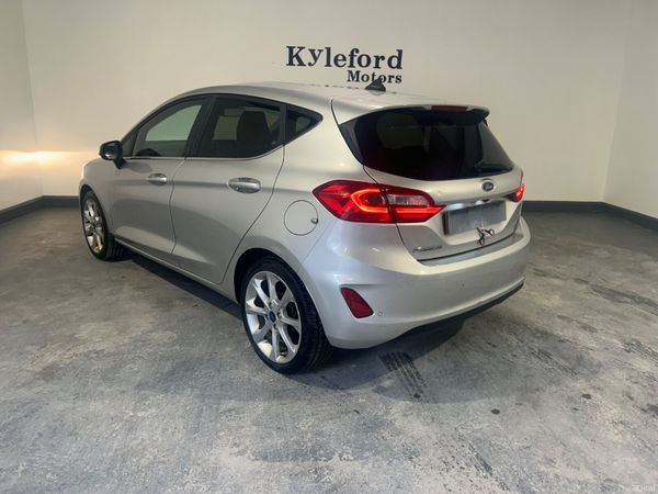 Ford Fiesta 2019 384453735