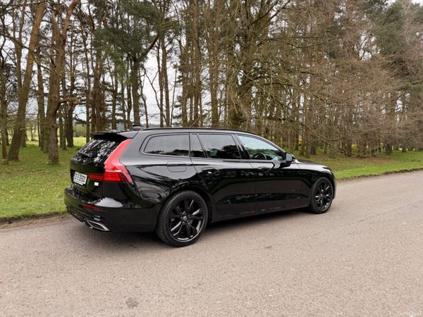 Volvo V60 2021 AWD R Design 384461685