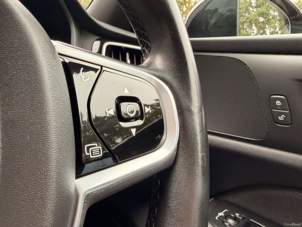 Volvo V60 2021 AWD R Design 384461689