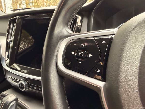 Volvo V60 2021 AWD R Design 384461693