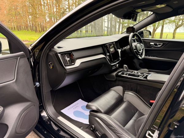Volvo V60 2021 AWD R Design 384461703