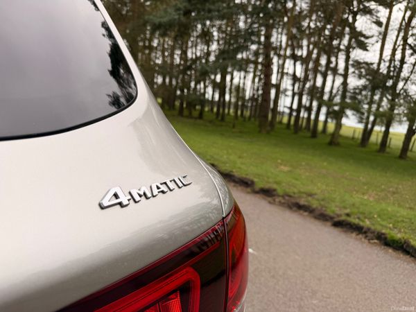 Mercedes-Benz GLC 2021 300d 4 Matic 384461961