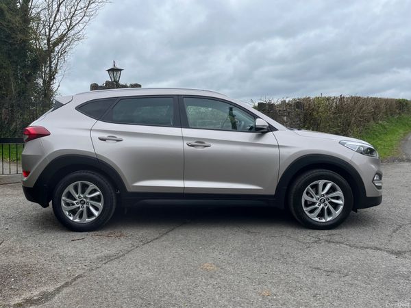 Hyundai Tucson 1.7 D Executive SE 384464755