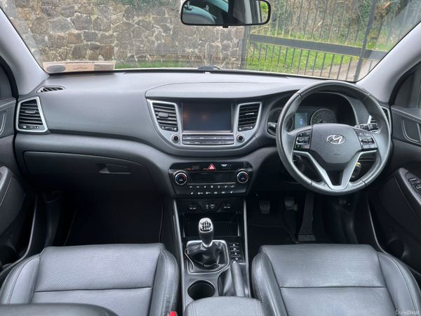 Hyundai Tucson 1.7 D Executive SE 384464773