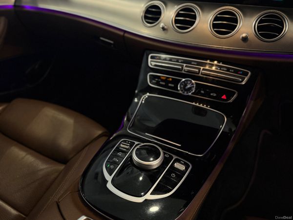Mercedes-Benz E Class-Brown leather interior 384478753