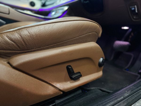 Mercedes-Benz E Class-Brown leather interior 384478757