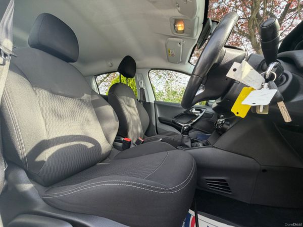 Peugeot 208 1 owner 384480977