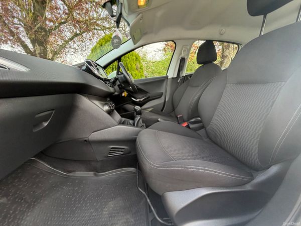 Peugeot 208 1 owner 384481051