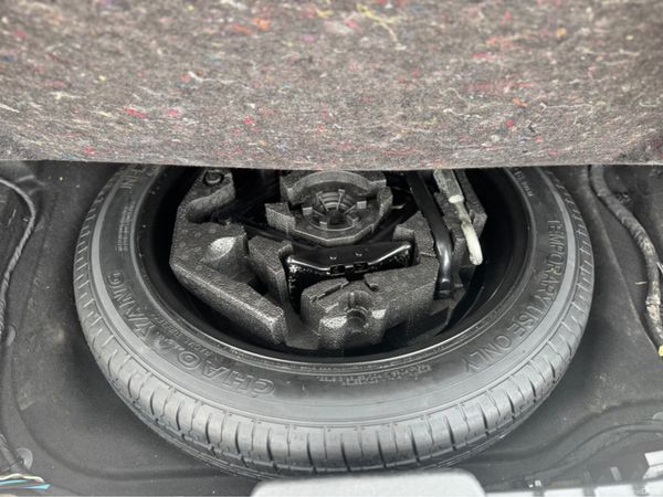 Volvo XC90 D4 FWD MOMENTUM GT 5DR AUTO 384409711