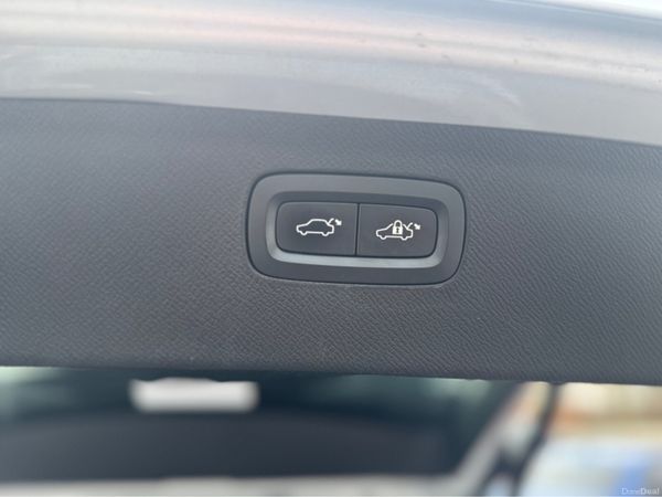 Volvo XC90 D4 FWD MOMENTUM GT 5DR AUTO 384409713