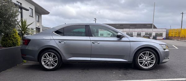 2016 Skoda Superb *SUNROOF*LEATHER INTERIOR * 384426609