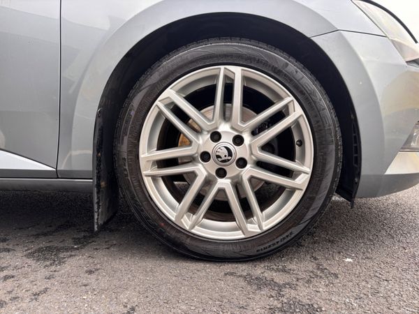 2016 Skoda Superb *SUNROOF*LEATHER INTERIOR * 384426623