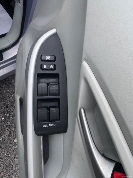 Toyota Prius hybrid automatic 384428499