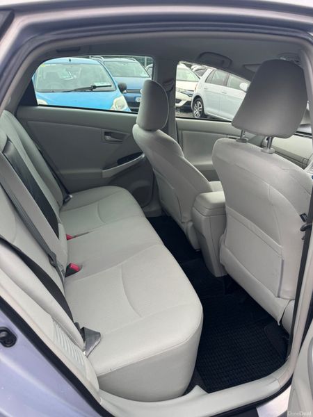 Toyota Prius hybrid automatic 384428505