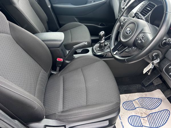 2018 KIA CARENS 1.7d EX 7 SEATER LOW KMS 384542613