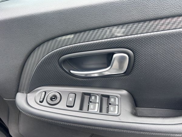 2018 KIA CARENS 1.7d EX 7 SEATER LOW KMS 384542623