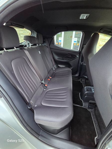 Toyota Yaris 2021 HYBRID 384563843