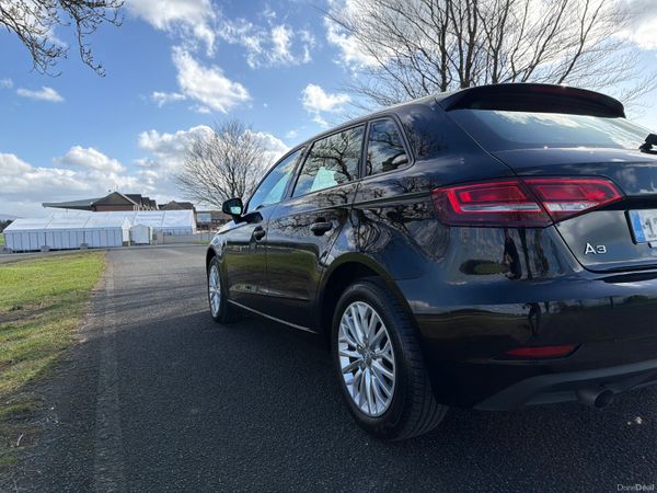 Audi A3 2017 TDI 1.6 only 66000 KM 384569365